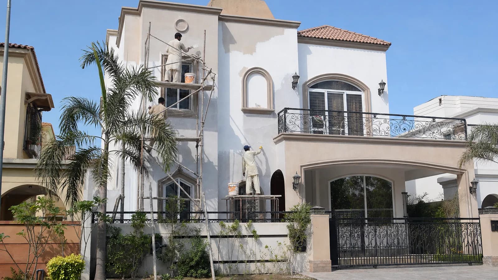 لاہور میں پینٹ کنٹریکٹر — بیرونی villa painting